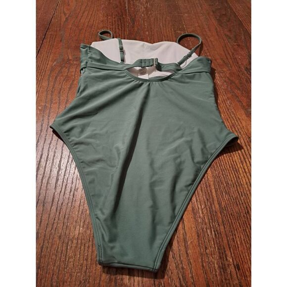 New Medium Cupshe Olive Army Green Scallop Swimsuit Bathing Suit One Piece NWOT - Picture 5 of 6